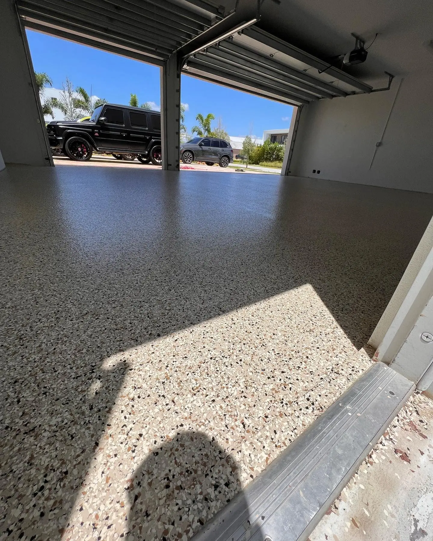 Garage epoxy flooring